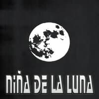 NIÑA DE LA LUNA